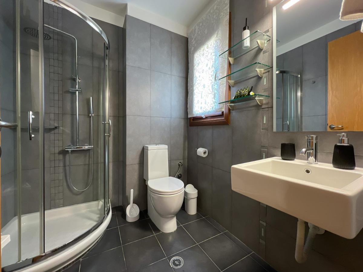 Heaven Luxury Villa 네아 로다 외부 사진