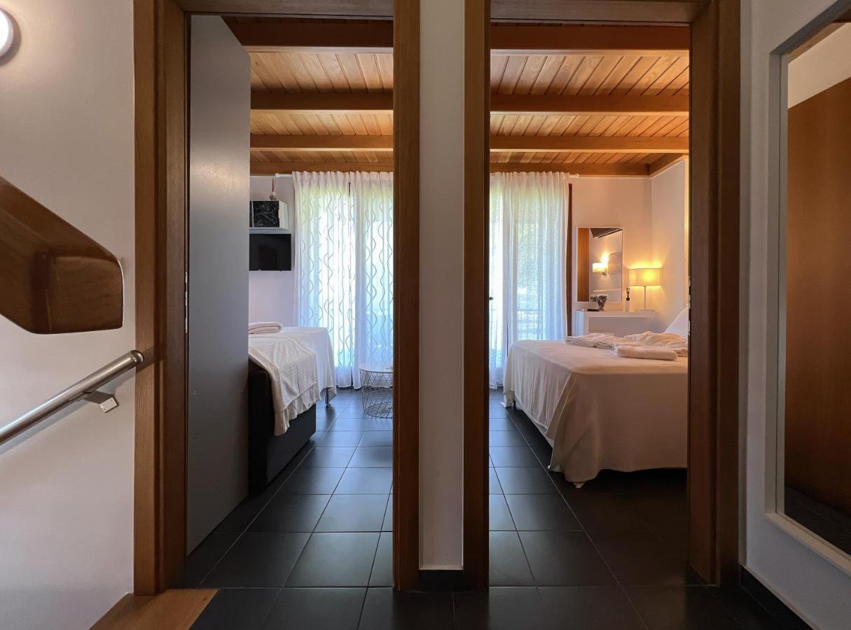 Heaven Luxury Villa 네아 로다 외부 사진