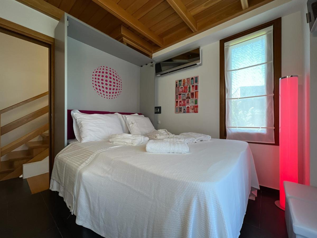 Heaven Luxury Villa 네아 로다 외부 사진