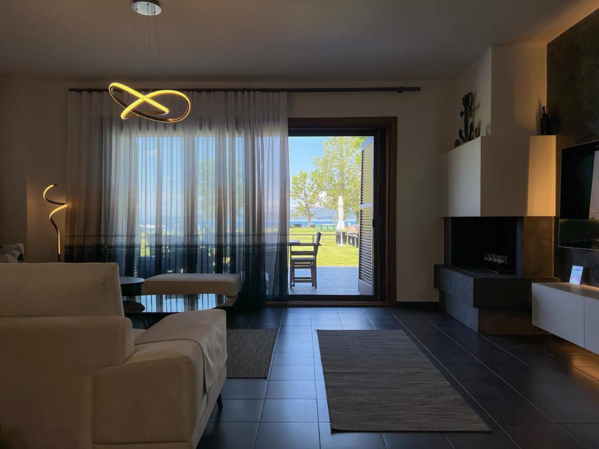 Heaven Luxury Villa 네아 로다 외부 사진